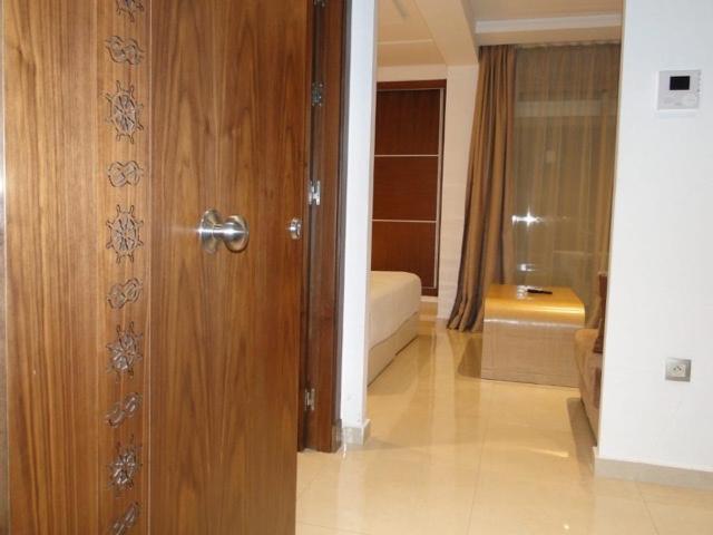 Residence Puerto Marina Corniche D'艾西拉 外观 照片